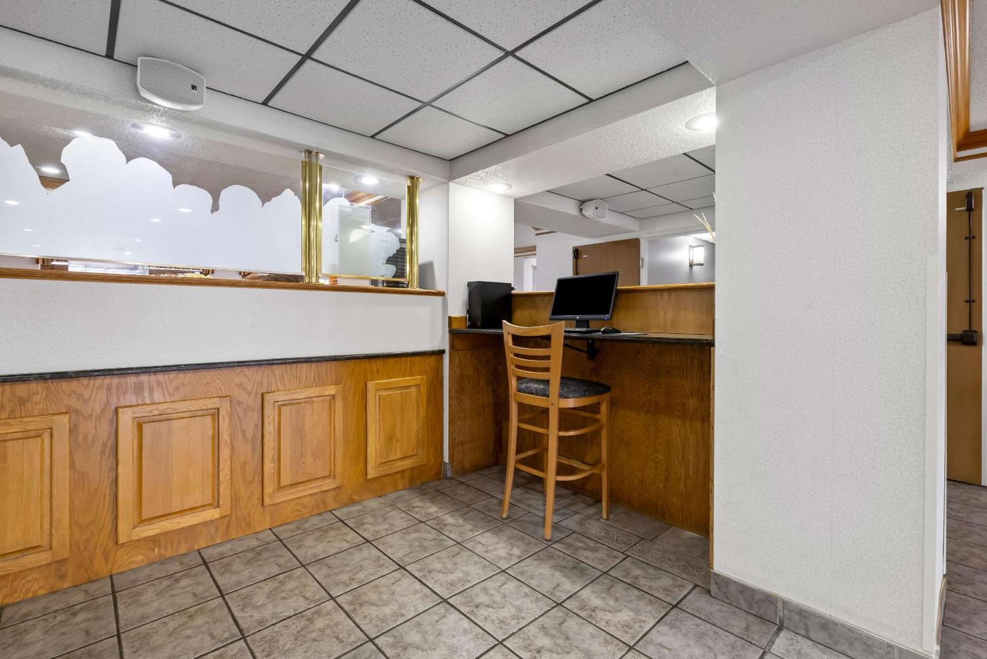 Quality Inn Near Monument Health Rapid City Hospital Esterno foto