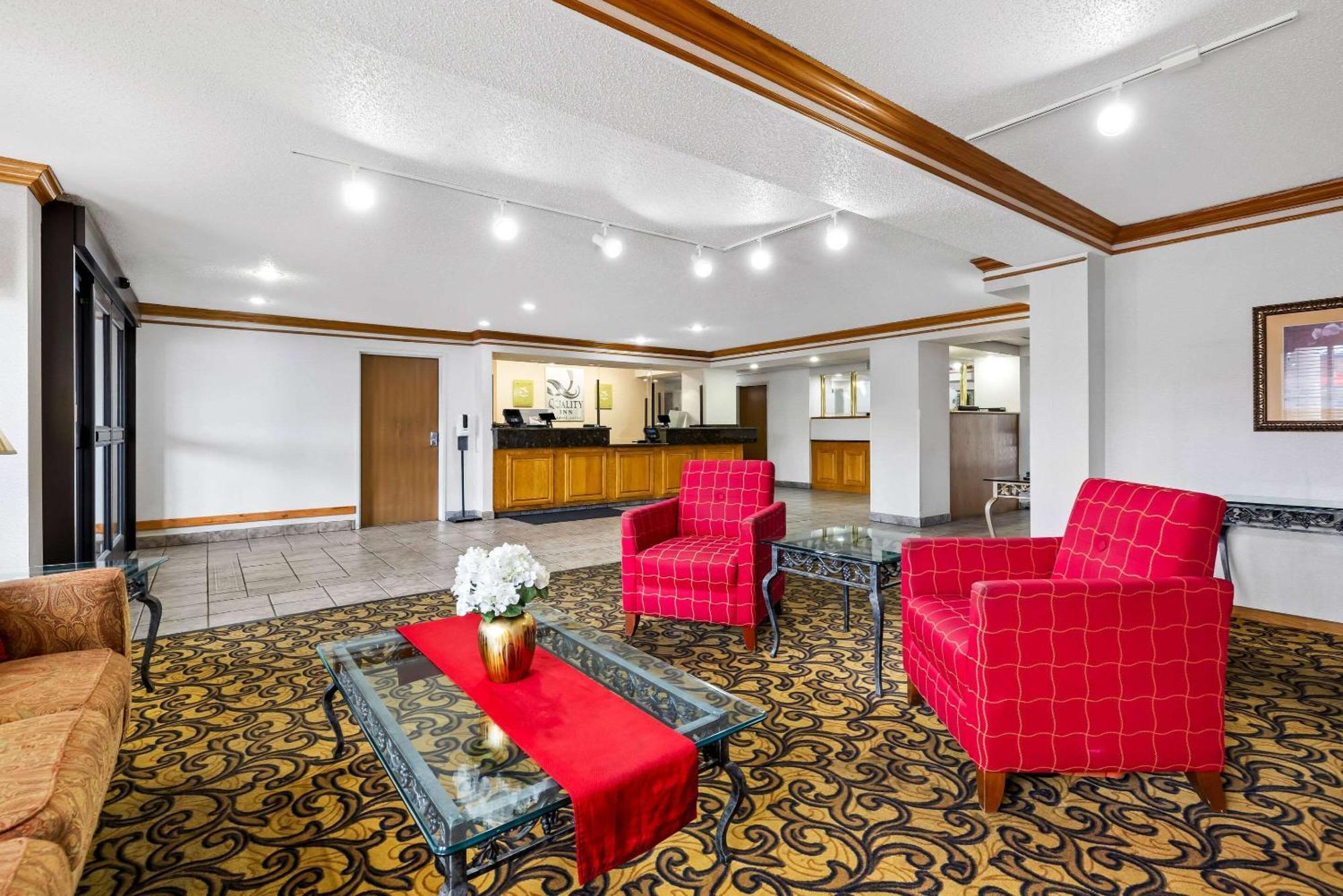 Quality Inn Near Monument Health Rapid City Hospital Esterno foto