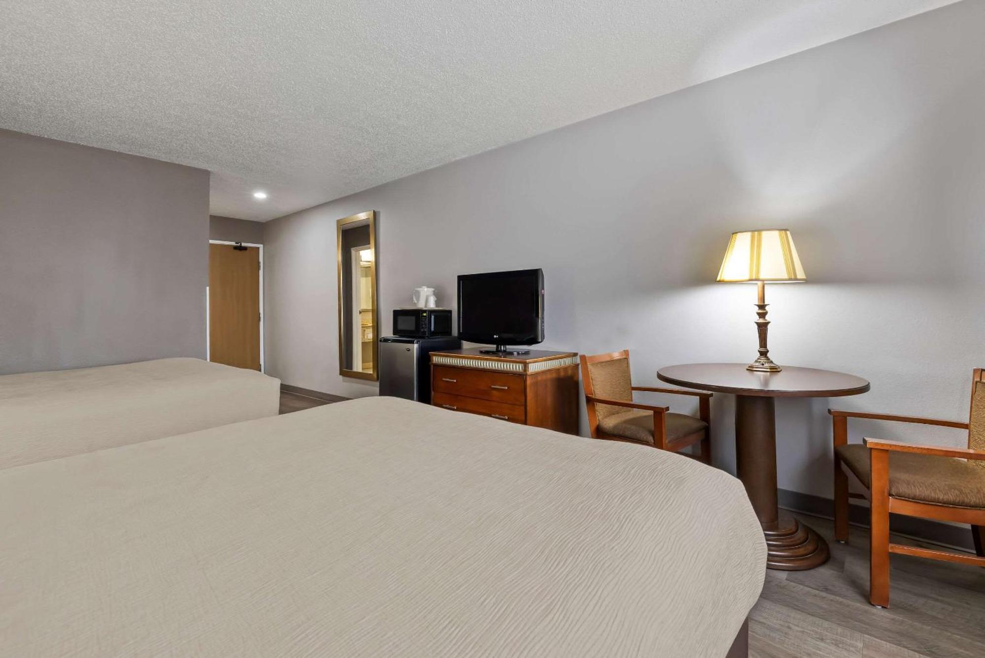 Quality Inn Near Monument Health Rapid City Hospital Esterno foto