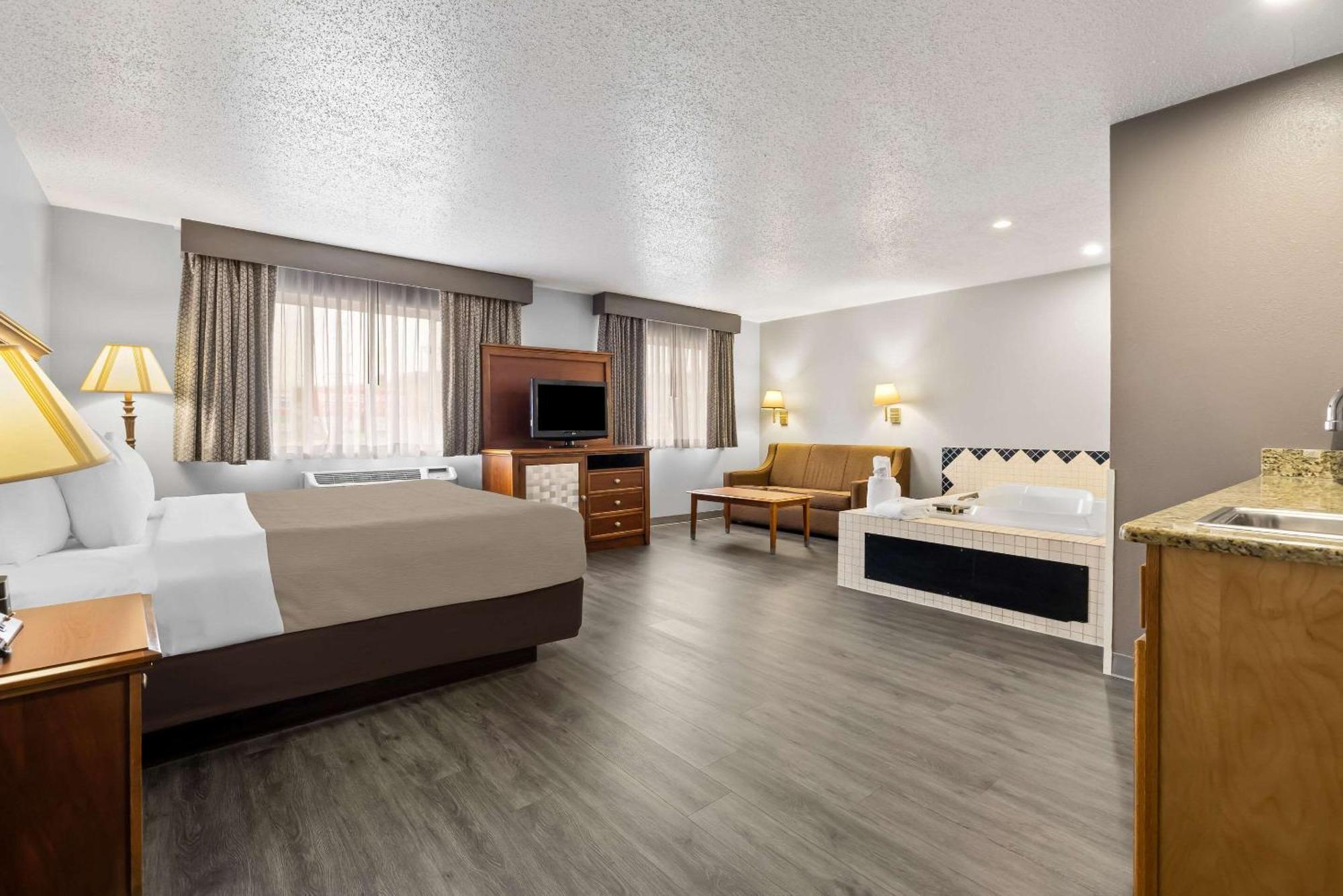 Quality Inn Near Monument Health Rapid City Hospital Esterno foto