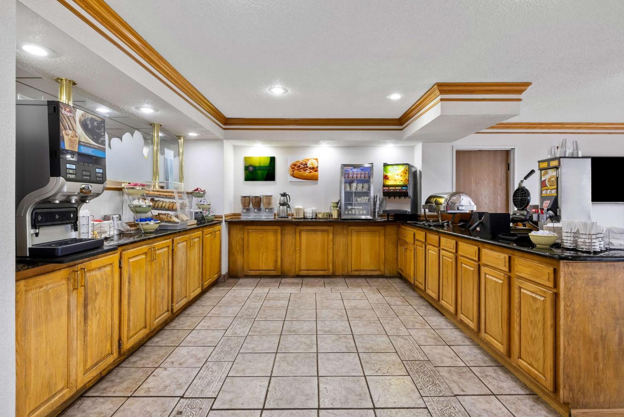 Quality Inn Near Monument Health Rapid City Hospital Esterno foto