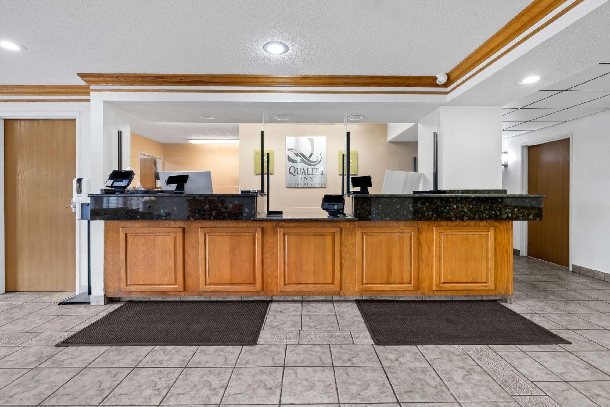 Quality Inn Near Monument Health Rapid City Hospital Esterno foto